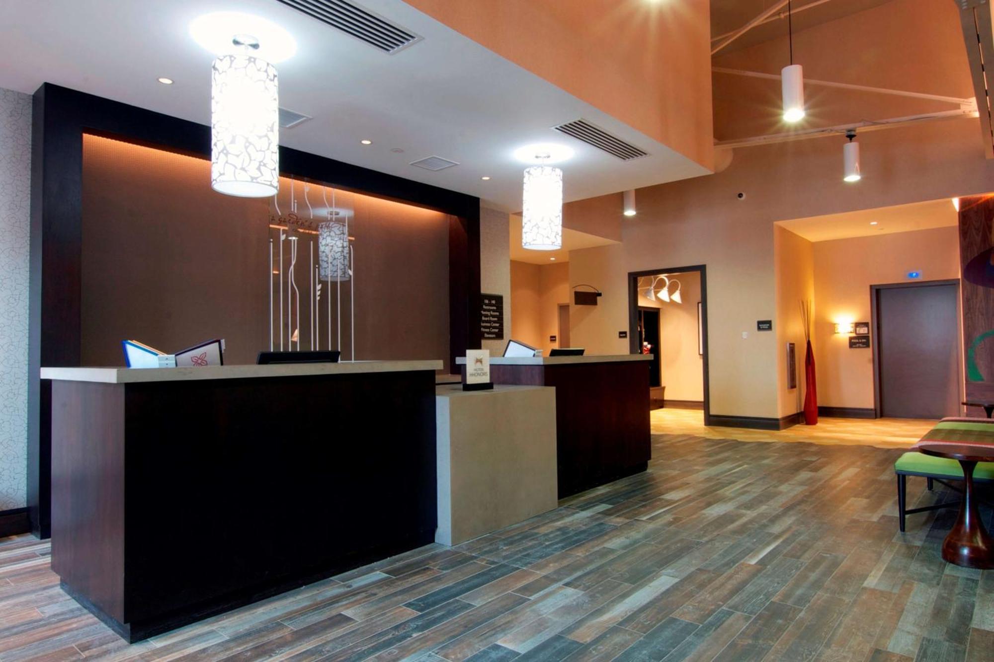 Hilton Garden Inn Burlington Downtown Extérieur photo