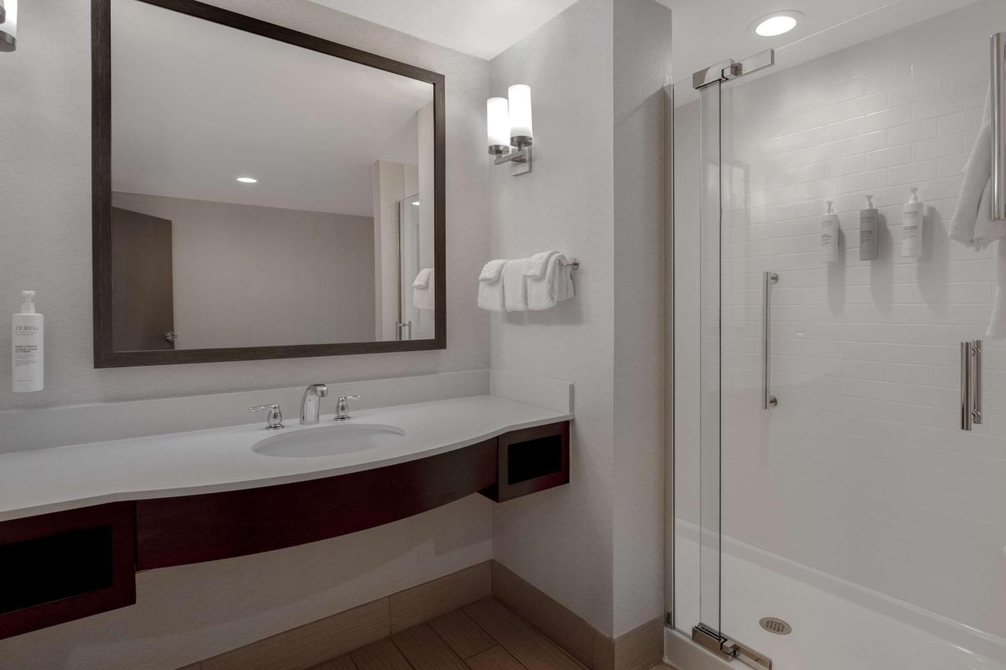 Hilton Garden Inn Burlington Downtown Extérieur photo