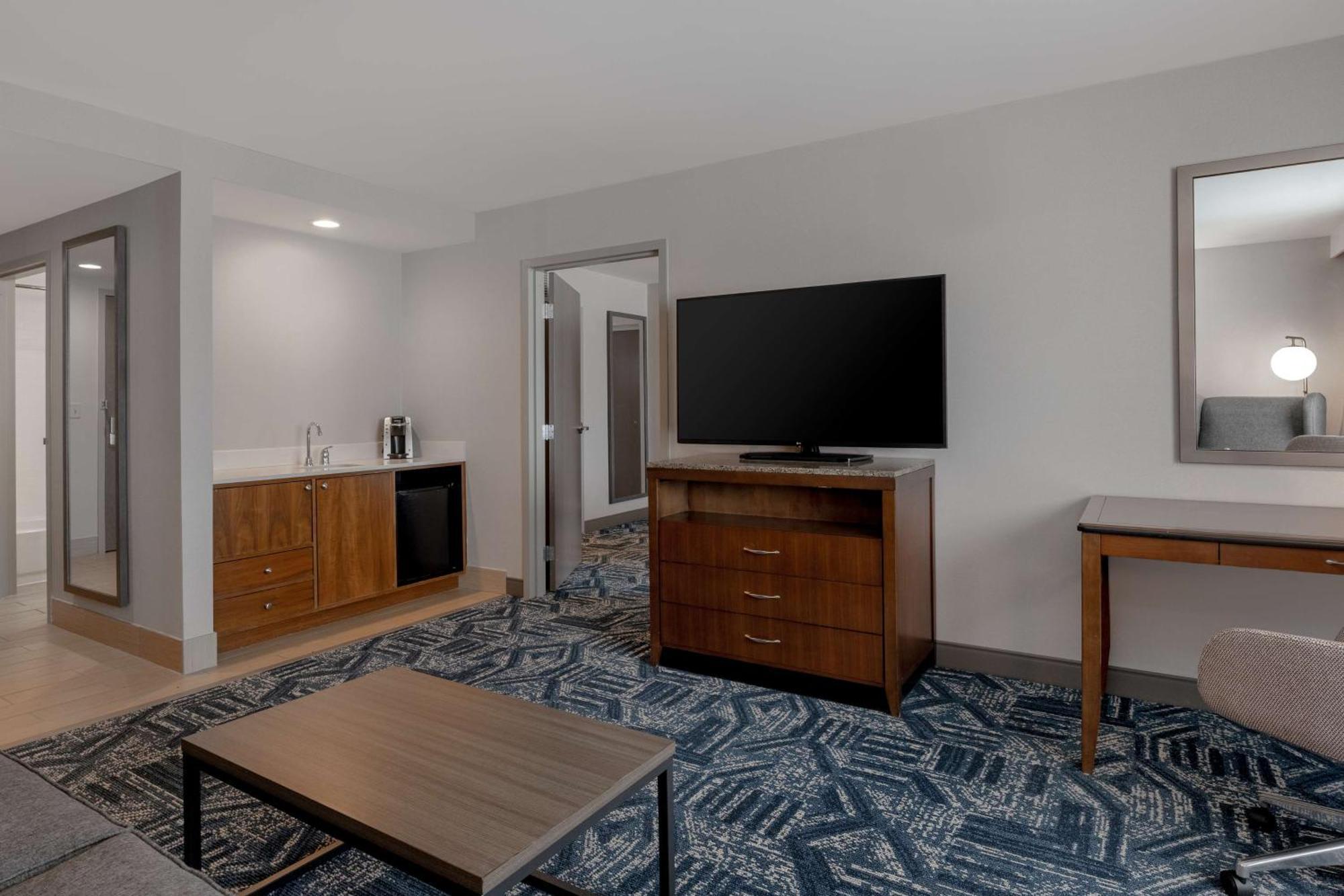 Hilton Garden Inn Burlington Downtown Extérieur photo