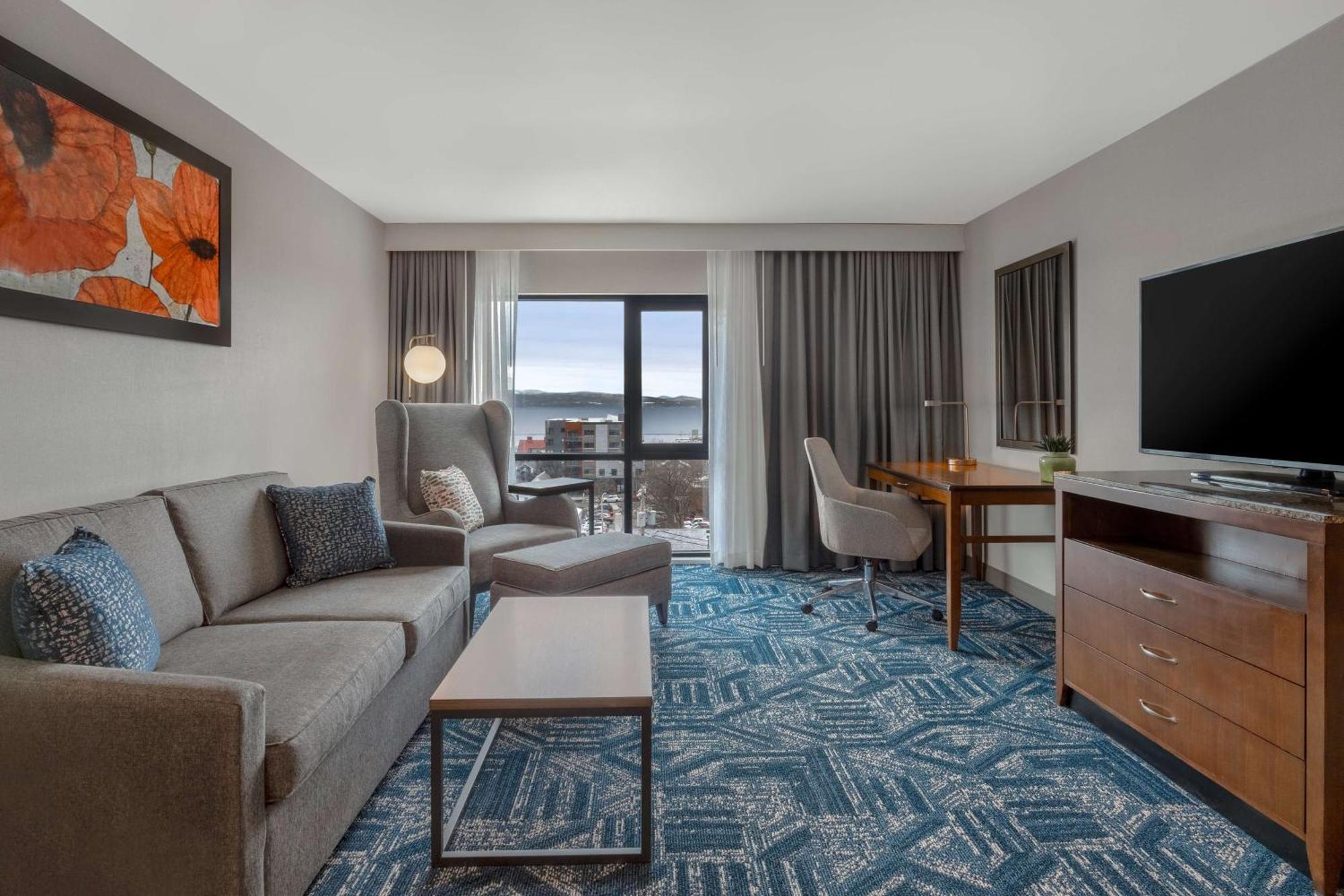 Hilton Garden Inn Burlington Downtown Extérieur photo