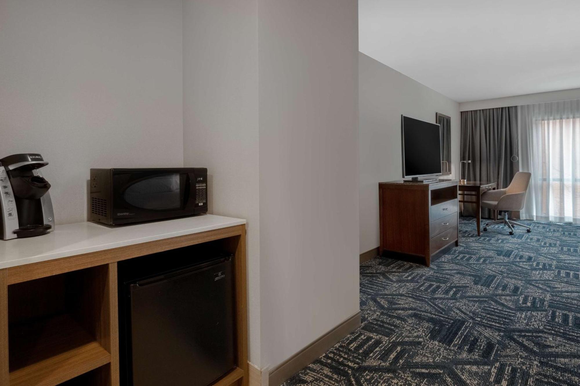 Hilton Garden Inn Burlington Downtown Extérieur photo