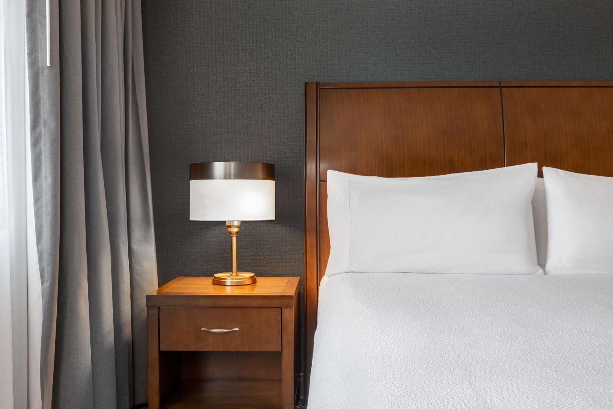 Hilton Garden Inn Burlington Downtown Extérieur photo